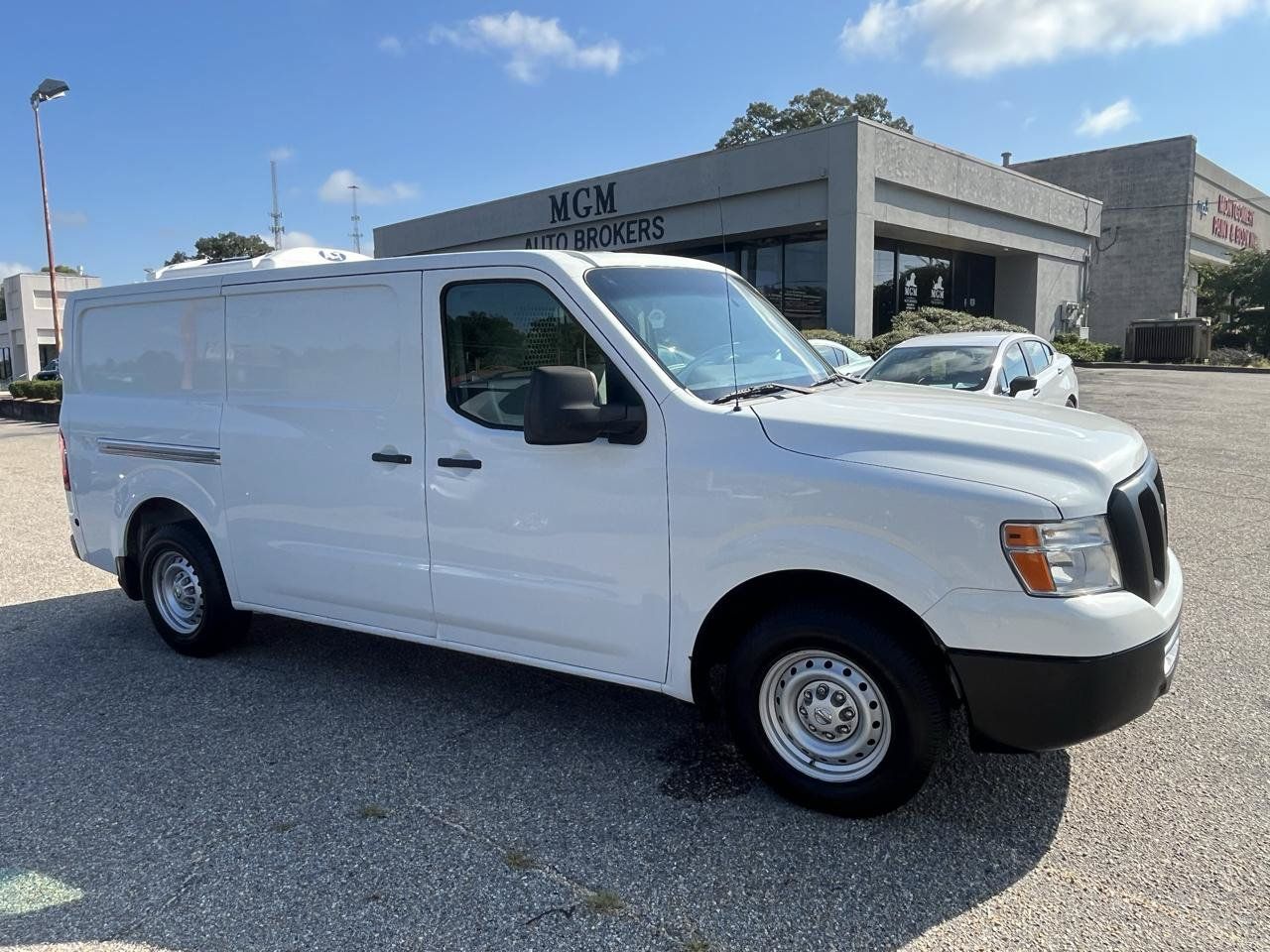 Used 2018 Nissan NV 2500 S RWD image 2