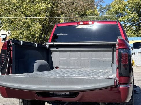 Used 2018 RAM 1500 Express AWD/4WD image 10