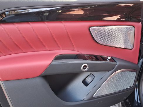 New 2025 Maserati Grecale Modena image 8