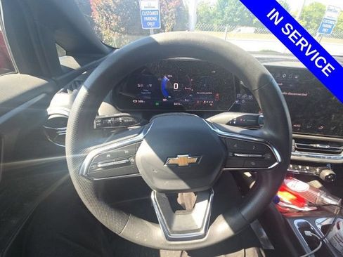 Used 2025 Chevrolet Equinox EV LT FWD image 8