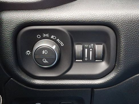 Used 2020 RAM 1500 Laramie image 29