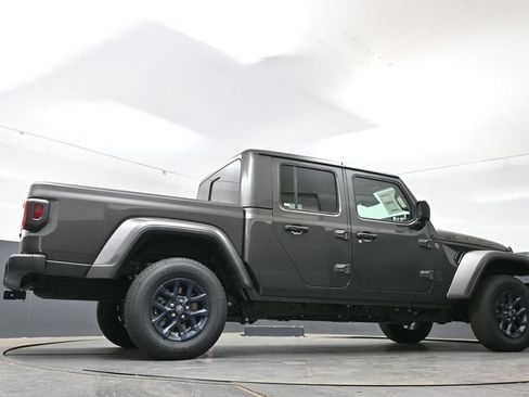 New 2026 Jeep Gladiator Sport AWD/4WD image 36