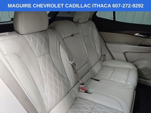 Used 2021 Buick Envision Avenir w/ Technology Package II FWD image 17