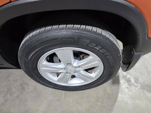 Used 2015 Chevrolet Trax LT w/ LT Sun and Sound Package AWD/4WD image 19