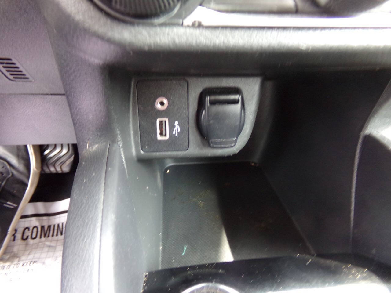 Used 2020 Nissan Versa S FWD image 17