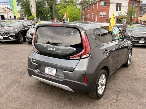 Used 2024 Kia Soul LX w/ Option Group 015 FWD image 7
