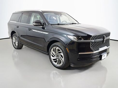 Used 2025 Lincoln Navigator Reserve AWD/4WD image 47