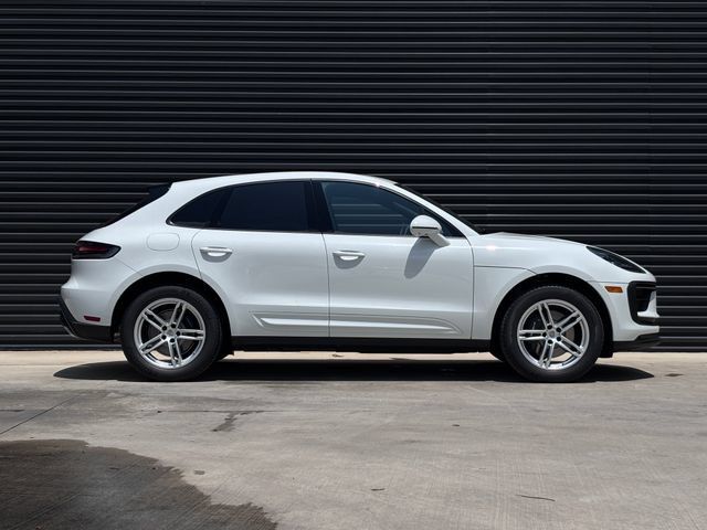 Certified 2026 Porsche Macan AWD/4WD image 8