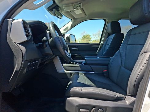 Used 2024 Toyota Tundra Limited AWD/4WD image 15