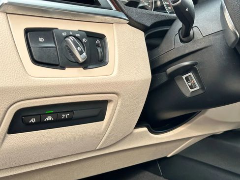 Used 2017 BMW 330i xDrive Sedan image 11