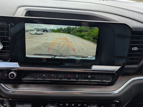 Used 2025 GMC Sierra 1500 SLT image 15