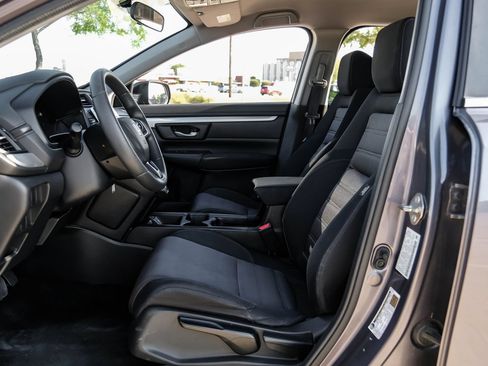 Used 2019 Honda CR-V LX image 4