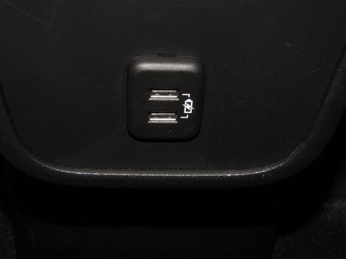 Used 2024 GMC Terrain SLE image 21