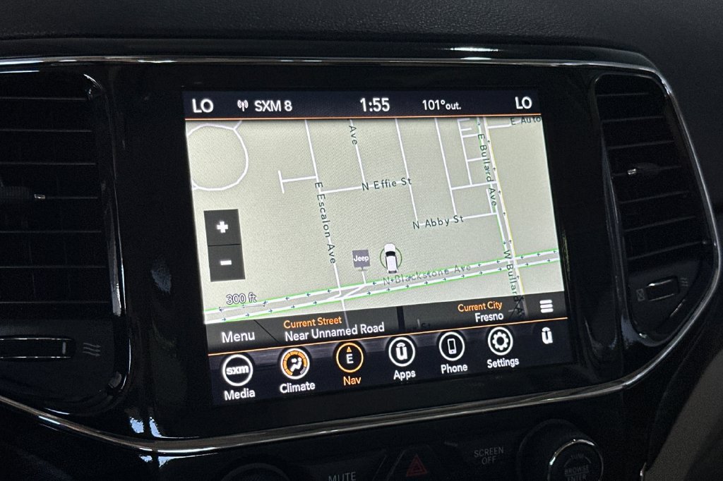 Used 2022 Jeep Grand Cherokee Laredo E RWD image 19