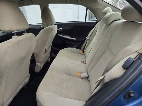 Used 2013 Toyota Corolla LE image 18