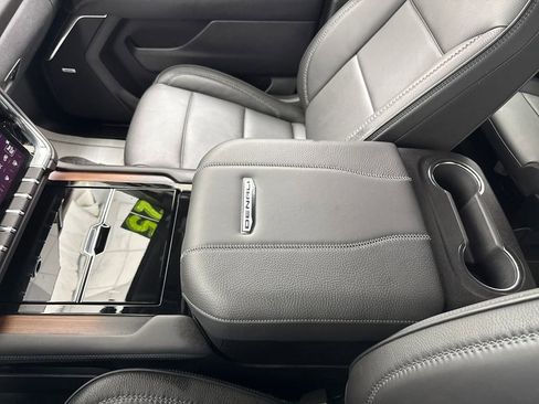 Used 2025 GMC Yukon Denali AWD/4WD image 36