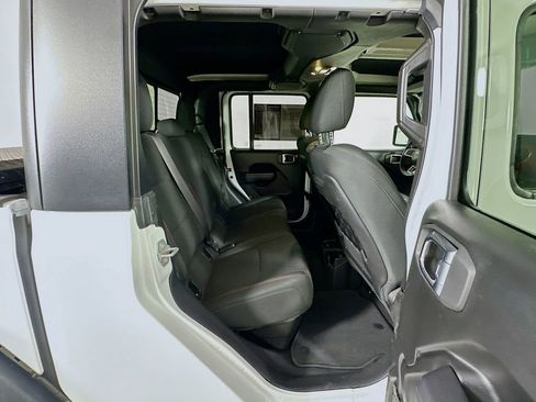 Used 2022 Jeep Gladiator Rubicon w/ LED Lighting Group AWD/4WD image 11