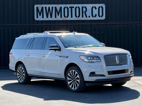 Used 2022 Lincoln Navigator L Reserve AWD/4WD image 1