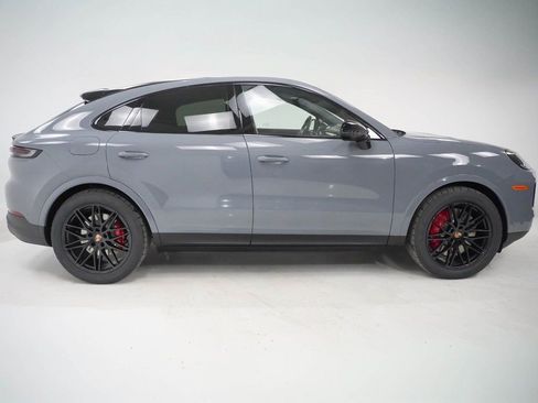 New 2026 Porsche Cayenne S image 9