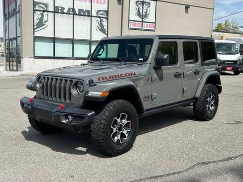 Used 2022 Jeep Wrangler Unlimited Rubicon w/ LED Lighting Group AWD/4WD image 11