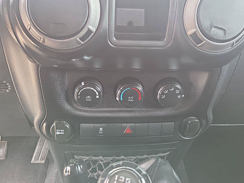 Used 2012 Jeep Wrangler Sport AWD/4WD image 19