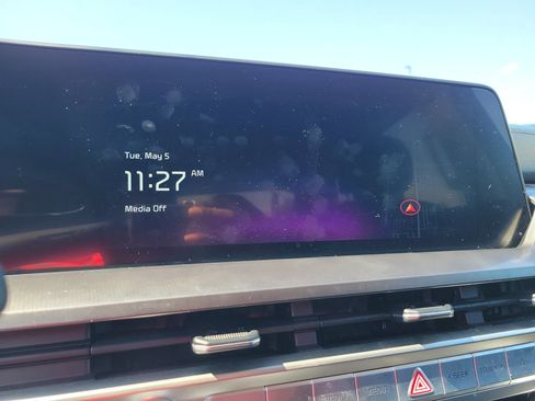 Used 2023 Kia Telluride LX FWD image 25