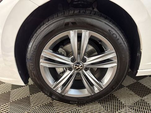 Certified 2024 Volkswagen Jetta SE image 10