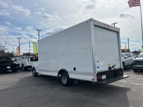 New 2026 Chevrolet Express 4500 w/ Power Convenience Package RWD image 5