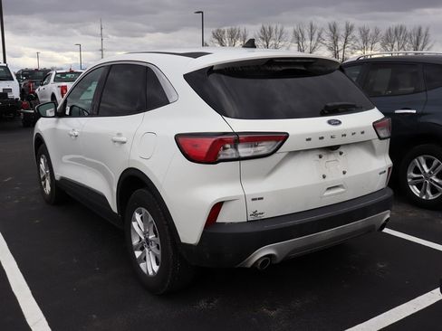 Used 2020 Ford Escape SE image 9