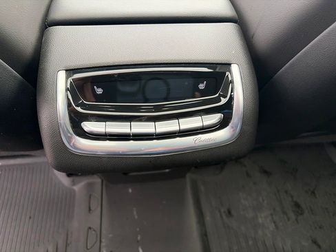 Used 2023 Cadillac XT6 Premium Luxury w/ Technology Package AWD/4WD image 15