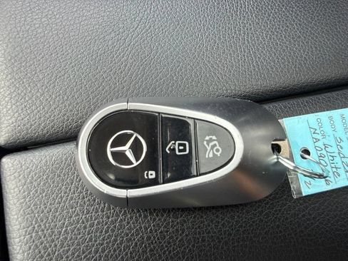 Used 2022 Mercedes-Benz S 500 4MATIC w/ AMG Line Package image 23