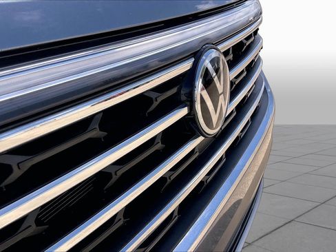 Used 2025 Volkswagen Atlas SE FWD image 26