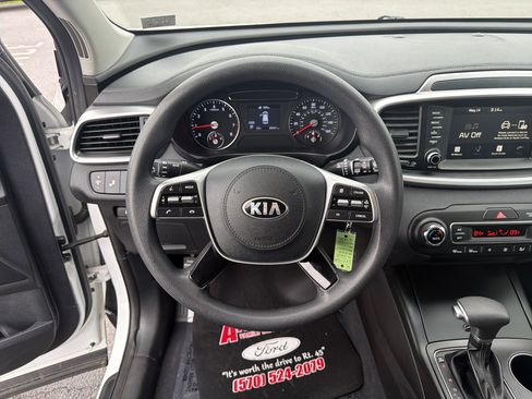 Used 2019 Kia Sorento AWD V6 image 17
