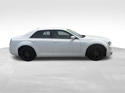 Used 2019 Chrysler 300 S image 4