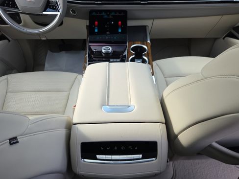 Used 2025 Cadillac Escalade Sport Platinum image 24