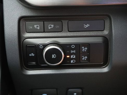 Used 2024 Ford F250 Lariat w/ Sport Appearance Package AWD/4WD image 39