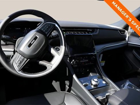 New 2025 Jeep Grand Cherokee Limited w/ Luxury Tech Group II image 14