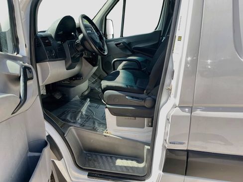 Used 2015 Mercedes-Benz Sprinter 2500 image 17