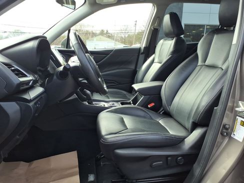 Used 2020 Subaru Forester Limited image 8