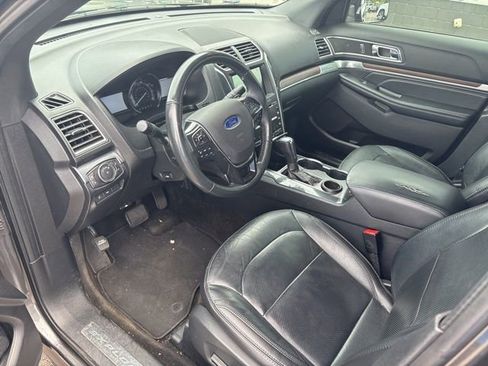 Used 2017 Ford Explorer Limited w/ Equipment Group 301A image 8