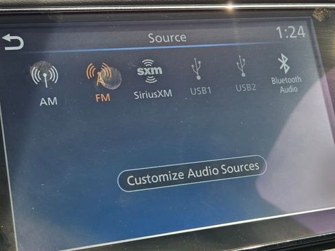 Used 2024 Nissan Kicks SR w/ SR Premium Package FWD image 11
