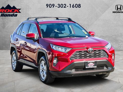 Used 2021 Toyota RAV4 XLE image 3
