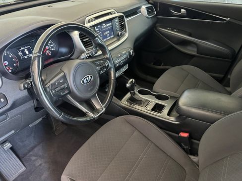 Used 2017 Kia Sorento FWD w/ LX Convenience Package image 10