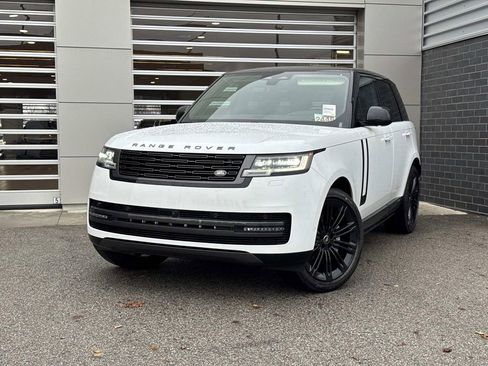 New 2025 Land Rover Range Rover SE image 1