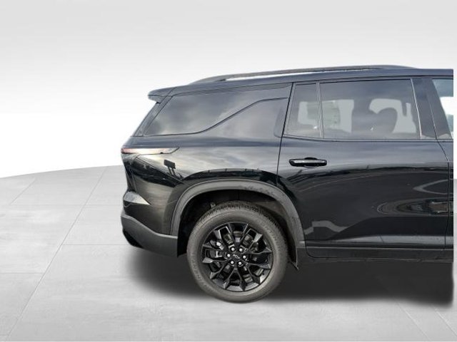 Used 2025 Chevrolet Traverse LT w/ Midnight/Sport Edition AWD/4WD image 4