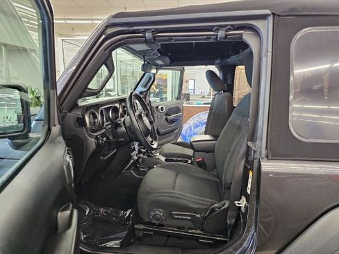 Used 2019 Jeep Wrangler Sport image 10