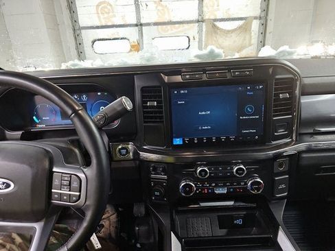 Used 2023 Ford F350 Lariat w/ Chrome Package image 11