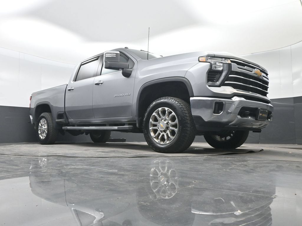 Used 2024 Chevrolet Silverado 2500 LTZ AWD/4WD image 33