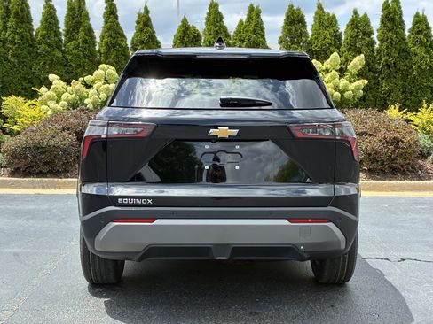 New 2027 Chevrolet Equinox LT FWD image 8