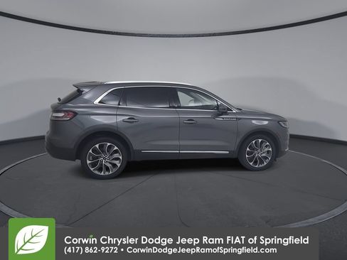 Used 2023 Lincoln Nautilus Reserve AWD/4WD image 16